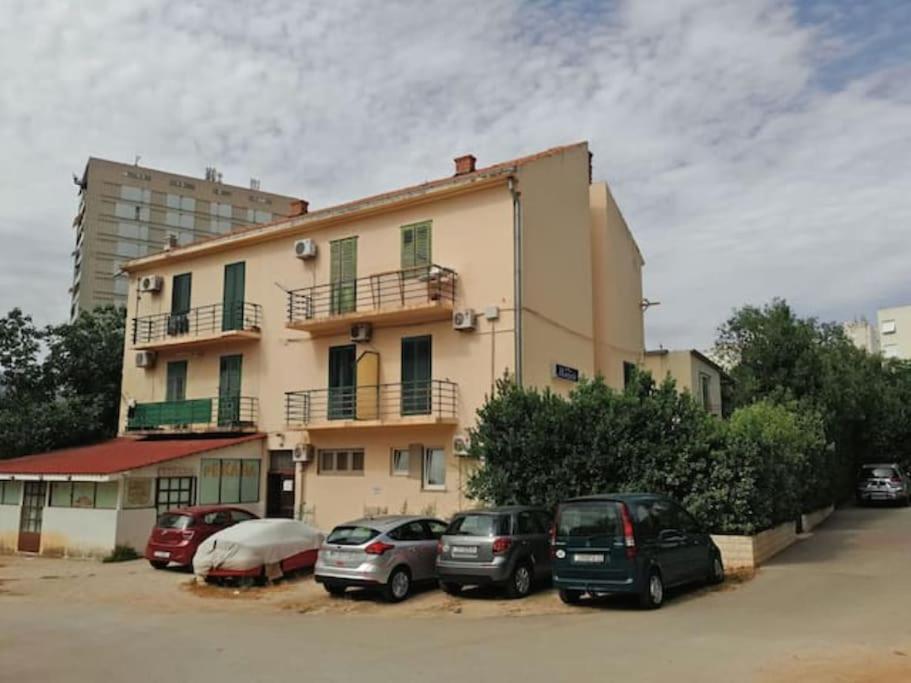 Niva Split